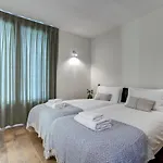 Chalets Safari - Central Chamonix - Sleeps 6 Or Sleeps 10