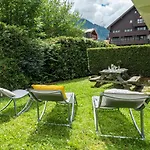 apartement ensoleillé avec un grand jardin