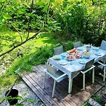 Chalet Falcon With Hot Tub - In A Great Location!