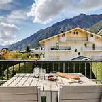 Apartment Fermes du Montenvers B11 - Alpes Travel - Central Chamonix - sleeps 4-5