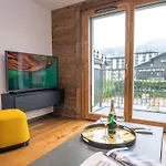 Appartement Neuf Et Equipe Au Centre De Chamonix - Fr-1-343-220