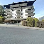 Chamonix: Appt 2P, 4 Pers, Terrasse, Parking, Proche Centre Et Telecabine - Fr-1-507-26
