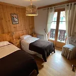 Large Apartment In Chamonix - Close To The Slopes