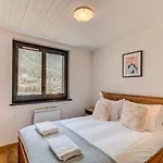 Apartment Les Drus - Alpes Travel - Chamonix - Sleeps 6
