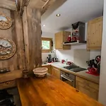Superbe Appartement 3 Etoiles A Chamonix, 2 Chambres, Balcon, Cheminee Deco, Parking Et Wi-Fi - Fr-1-343-197