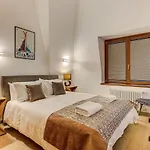 Apartment Alpes V - Alpes Travel - Central Chamonix - Sleeps 5