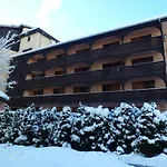 Charmant 2 Pieces Pour 4 Personnes Avec Balcon Et Parking - Chamonix Sud, A 5 Min Du Centre - Fr-1-343-250