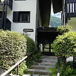 Charmant T2 Calme Avec Balcon Et Parking A Chamonix - Fr-1-517-64