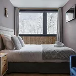 Beautiful Mountain View Studio By The Lake