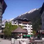 Studio Renove A Chamonix Avec Balcon, Animaux Acceptes, Parking - Fr-1-517-54