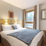 L\'Outa - Center Of Chamonix - Mont-Blanc View