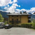 Les Capucins - View Off Mont-Blanc Range - 4 Pers