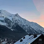 Champaign Powder