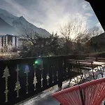 Violette De Cham - Jardin Prive - Vue Mont Blanc