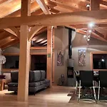 Chalet Isabelle Mountain Lodge 5 Star 5 Bedroom En Suite Sauna Jacuzzi