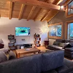 Chalet Isabelle Mountain Lodge 5 Star 5 Bedroom En Suite Sauna Jacuzzi