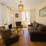 Appartement Central A Chamonix Proche Pistes Avec Balcon Et Wifi - Fr-1-343-194