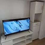 Central Spacious Flat With Private Parking