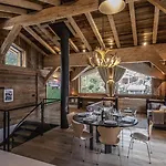 Chalet Black Wood