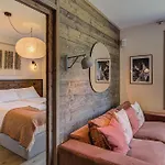 White Pearl A05 Modern Apartment Chamonix Alpes Travel Sleeps 4 To 6