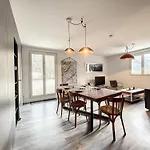 Chamonix: Appart. 63M², 6 Pers, Balcon, Parking, Wifi - Fr-1-507-78