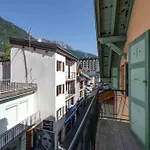 Spacious Loft On Pedestrian Street With Views