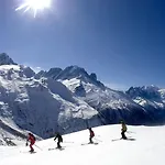 Villa Loppe - Chamonix Mountain Four-Bedroom Hidden Gem