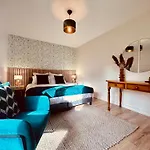 Appartement Style Chalet Avec Grande Terrasse Et Parking Prive