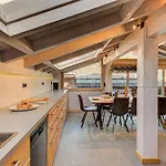 Big Mountain House - Alpes Travel - Les Praz - sleeps 8