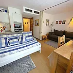 Studio Au Pied Des Pistes Avec Parking Et Wifi - Fr-1-343-162