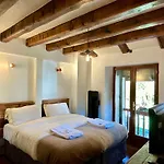 Marmotte Mountain Manor