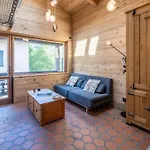 Modern Chalet For 5 People, Mountain, Town Center Ski Touring