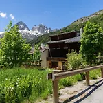 Le Chalet Au Tour Ski In-Ski Out - Happy Rentals