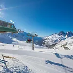 Chalet Du Brevent Ski In - Ski Out - Happy Rentals