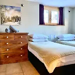 4 Bedroom, 4 Bathroom, Hot Tub, Chamonix Centre
