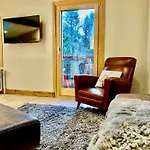Summit Apartment