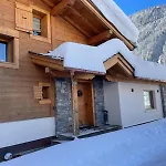 Amazing Chalet With Hot Tub Sauna And Panoramic View