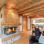 Appartement De 115M² Avec Terrasse Et Cheminee A Chamonix-Mont-Blanc, Proche Centre Et Telepherique - Fr-1-343-178