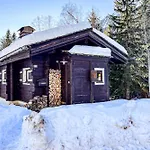 Snowflake Cottage With Garden