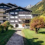 Appartement A Chamonix Avec Terrasse, Parking, Local A Skis - Fr-1-343-172