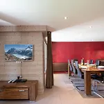 Appartement Chic Avec Sauna Et Parking Au Centre De Chamonix - Fr-1-343-190
