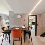 Demi-Chalet Cosy Avec Terrasses, Wifi Et Parking A Chamonix - Fr-1-343-228