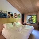 Chalet Contemporain Avec Sauna, Cheminee, Et Grand Jardin - Fr-1-343-243