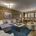 White Pearl Apartments
