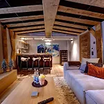 Chalet Red Fox