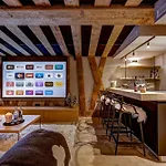 Chalet Red Fox