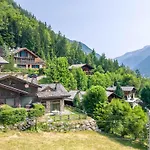 Chalet Skis Aux Pieds Avec 3 Chambres Et Terrasse A Chamonix - Fr-1-343-225