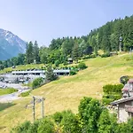 Chalet Skis Aux Pieds Avec 3 Chambres Et Terrasse A Chamonix - Fr-1-343-225