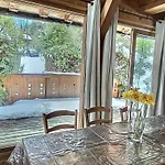 Chalet Spacieux A Chamonix Pour 9 - Vue Panoramique Mont-Blanc, Jacuzzi, Jardin & Parking