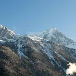Chalet Suisse - Alpes Travel - Central Chamonix - Sleeps 4